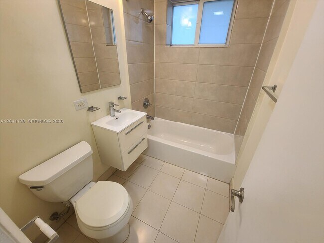 Photo - 220 Collins Ave Unit 3B