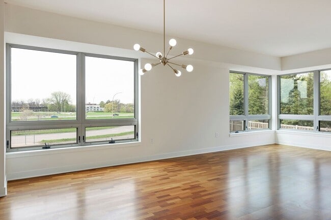 Photo - Edina Gateway Unidad 302