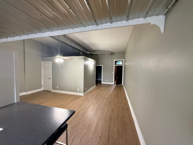 Photo - 110 E Main St Unit Apt 6