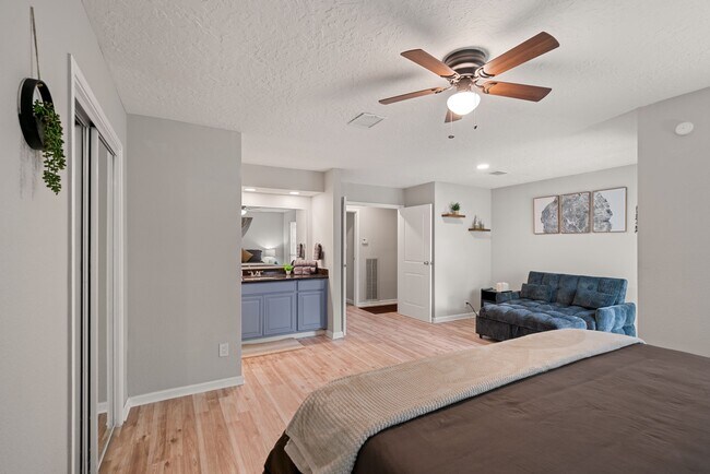 Photo - 2523 Village Oak Dr.