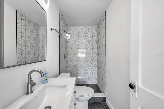 Photo - 921 7th St NW