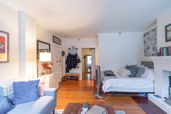 Photo - 213 Newbury St Unit 1