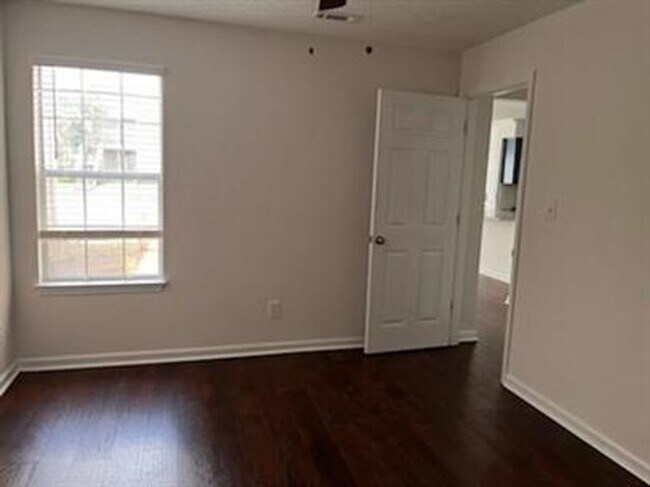 Photo - Remodeled downstairs condo in Madison city!