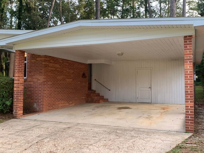Photo - 1915 Sunset Ln