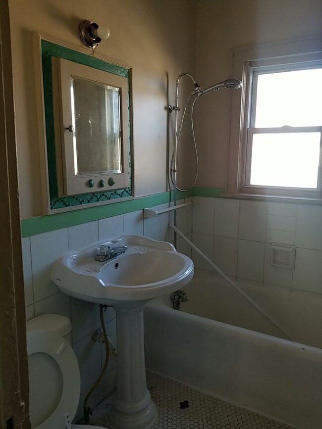 Photo - 203-203 E Mount Vernon St Unit 203 E Mt Vernon