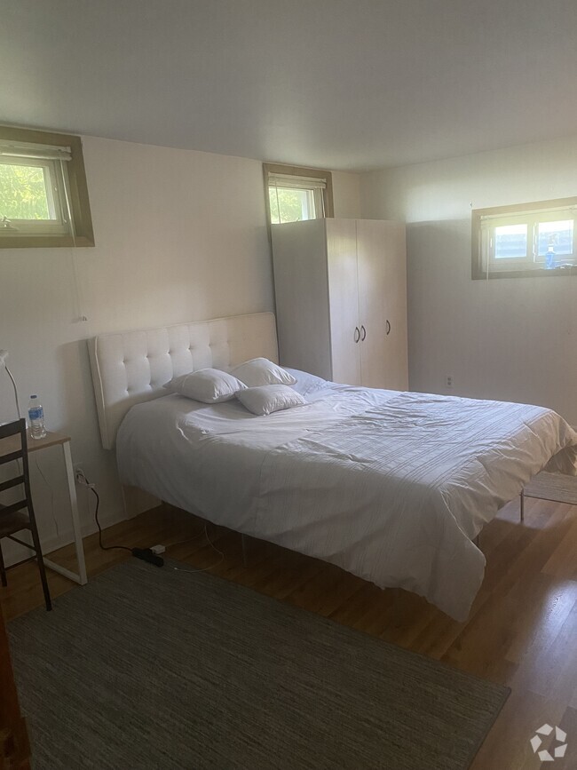 Building Photo - 6256 Avanelle Dr Unit 6256 Avanelle Dr Rental