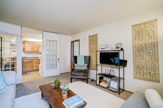 2BD- Living Area