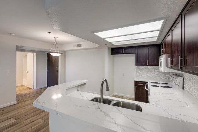 Photo - The Ivy Apartments