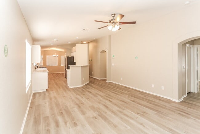 Photo - 4917 Stormy Ridge St