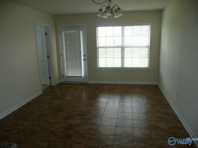 Photo - 242 Shadow Ct SW