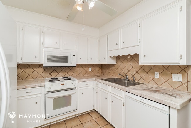 Photo - 406 Trailwood Dr
