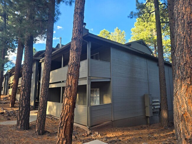 Building Photo - Upgraded West-Flagstaff Condo in the Arbor... Unit 2-113