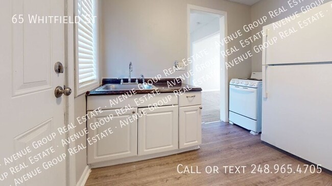 Photo - 65 Whitfield St