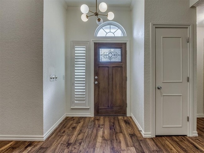 Photo - 3028 Weymouth Way