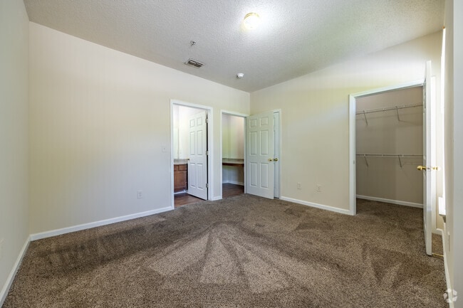 2BR, 2BA - 1146SF