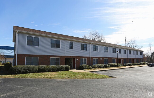 Photo - Oak Hill Square