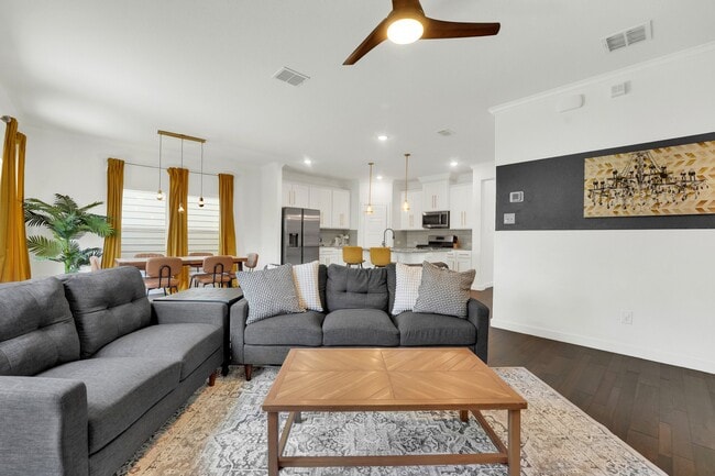 2113 Paxton Way