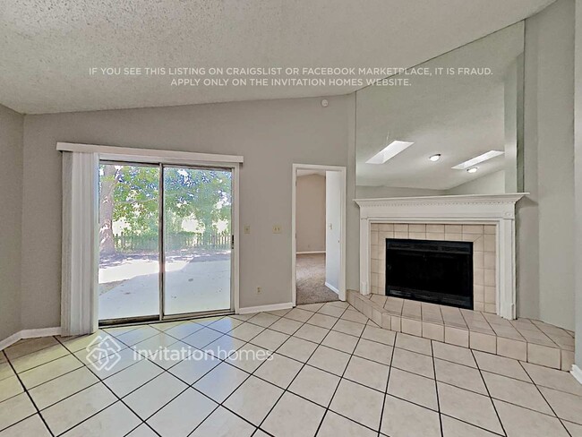 Photo - 385 Filmore Dr