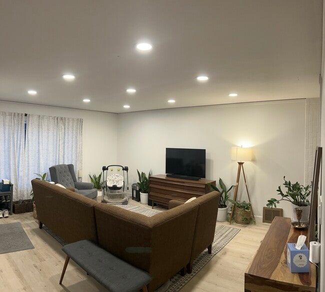 Photo - 2717 NE Weidler St