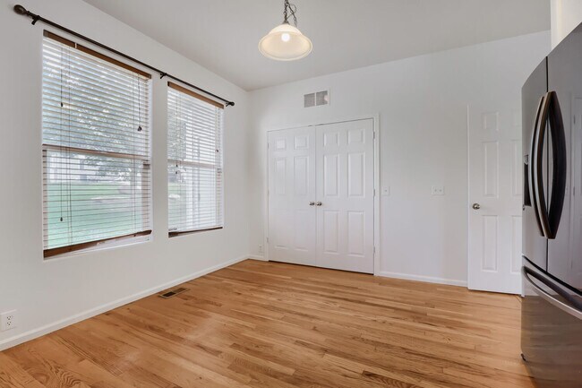 Photo - 2175 Squawbush Ridge Grove