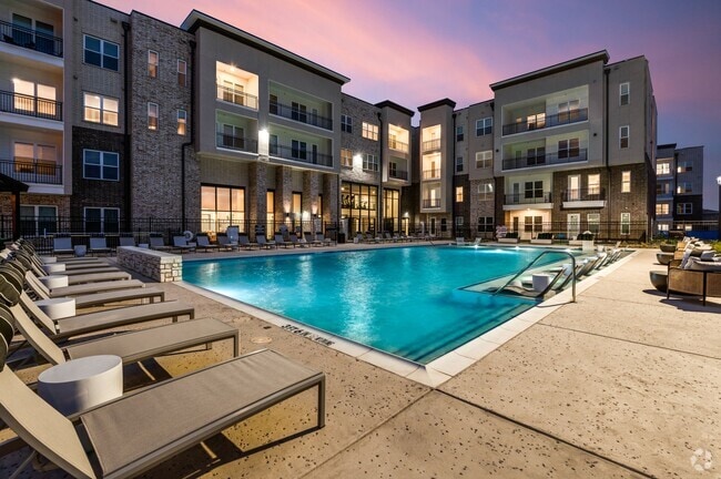 Building Photo - Alpine Ten55 Rental