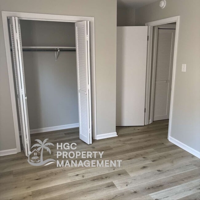 Photo - 404 Miles St