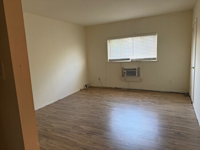 Photo - 6419 Tulip St Unidad Tulip Street 2nd Floor