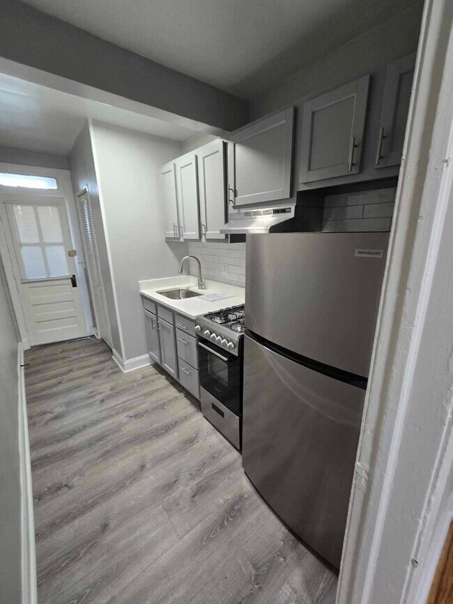 Photo - 1128 16th St NE Unidad 1