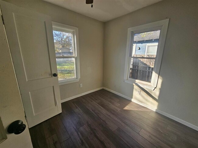 Photo - 110 NW 3rd St