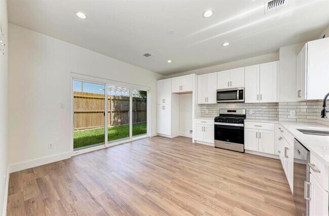 Photo - 502 Tillery St Unit 2