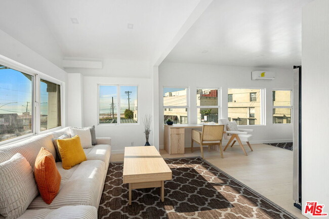 Photo - 117 W Channel Rd Unit 119