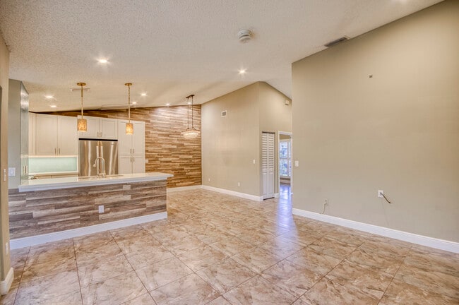 Photo - 9109 SW 21st St