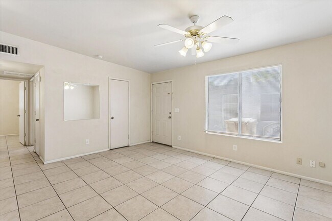 Photo - 7010 N 68th Dr Unit 1