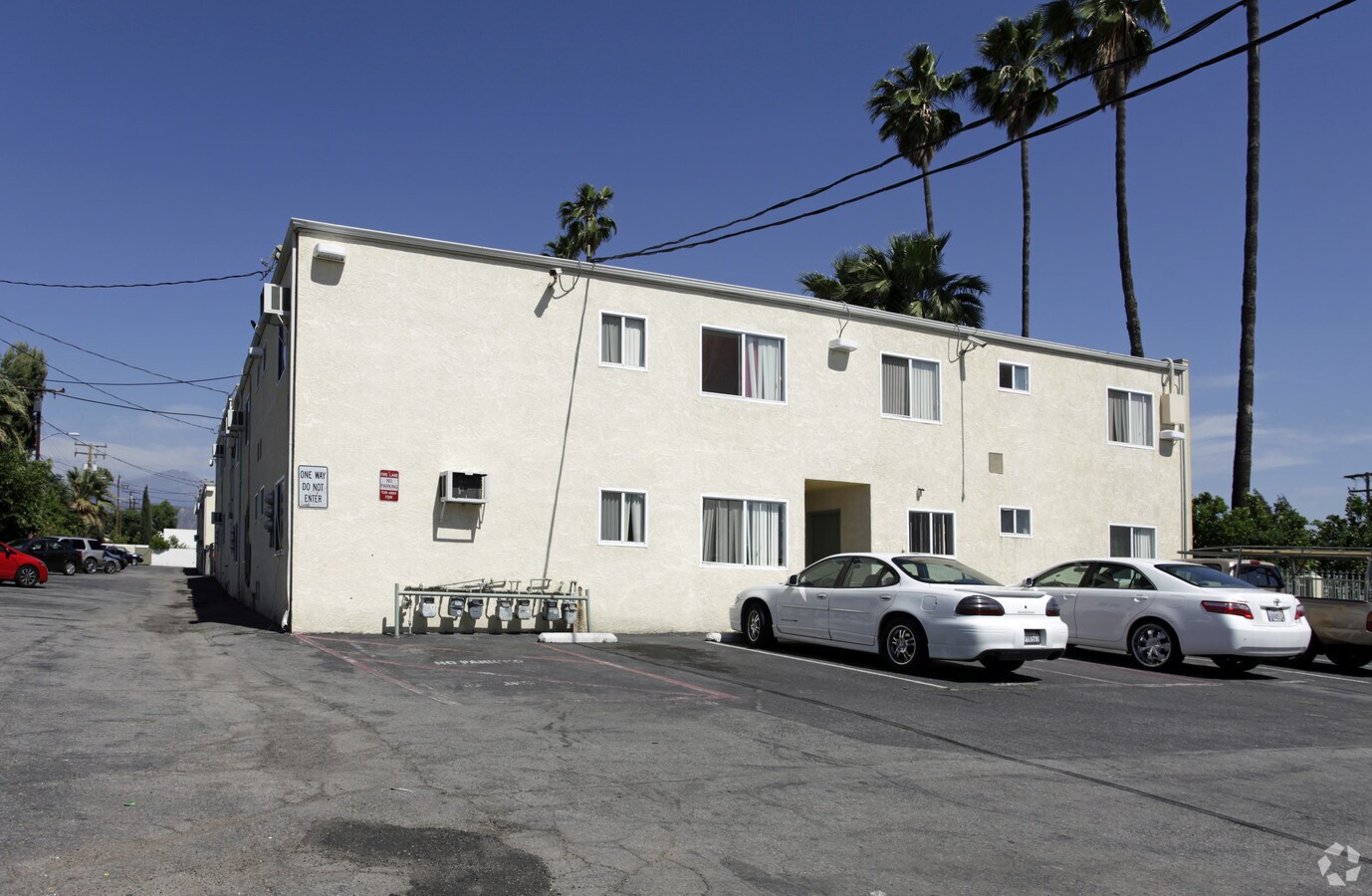 Base Palm Apartments - Base Palm Apartments