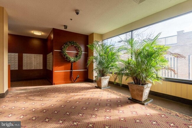 Building Photo - 3709 S George Mason Dr Unit 115