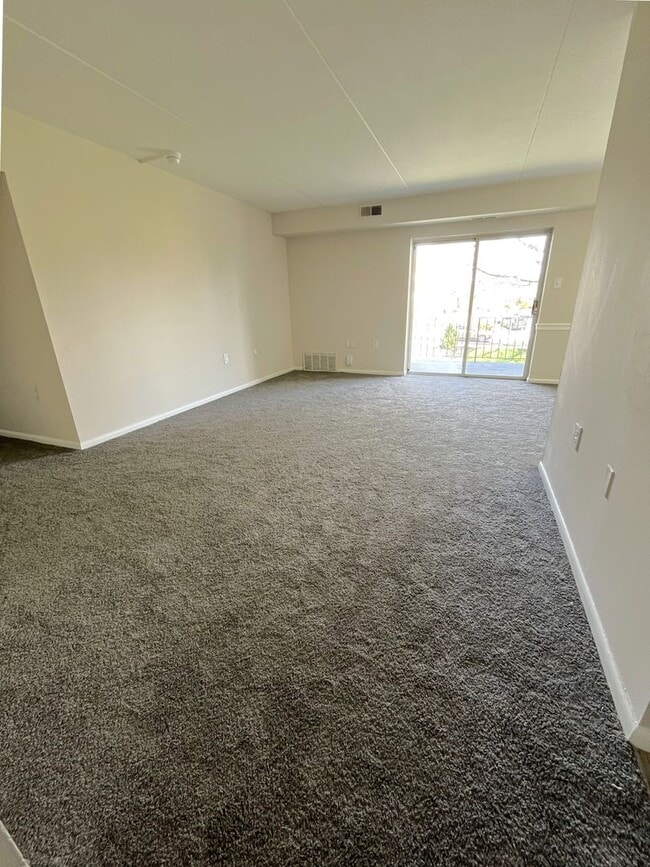 Photo - Lindenwood Apartments