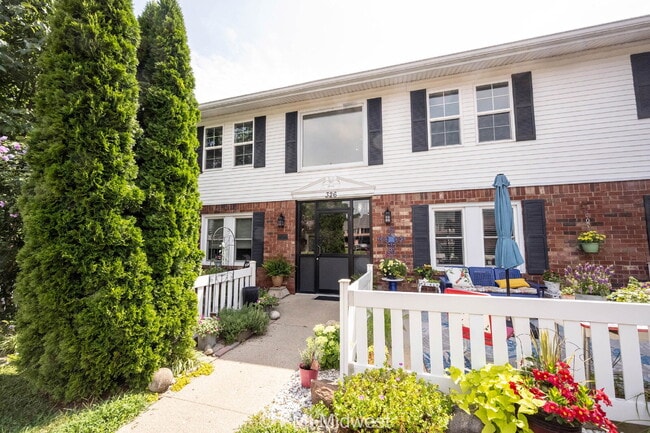 "Charming & Spacious 2-Bedroom Haven in Sh... - "Charming & Spacious 2-Bedroom Haven in Sh... Apartment Unit B16