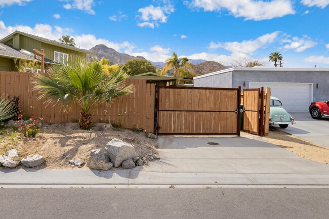 Building Photo - 38501 Bel Air Dr