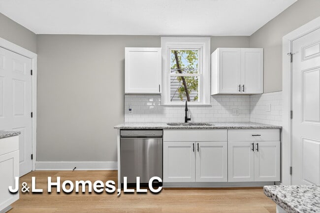 Photo - 888 Miller Ave