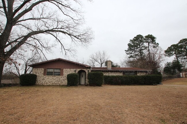 Spacious 3-Bedroom Home in South Tyler – A... - Spacious 3-Bedroom Home in South Tyler – A...