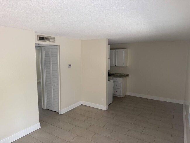 Photo - 1151 NE 16th Ct Unit 2