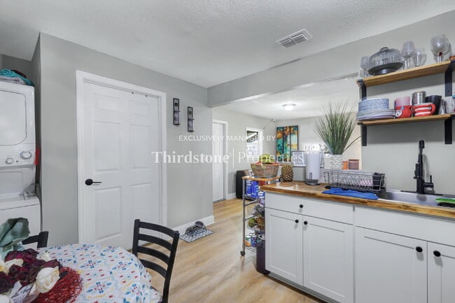 Photo - 1165 Orton St