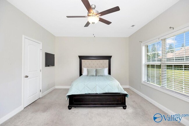 Photo - 141 Slade Thomas Dr