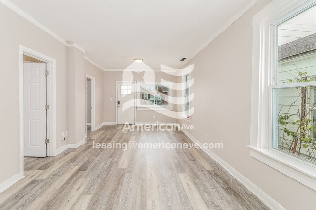 Photo - 1328 Pater Ave
