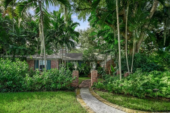 Photo - 530 Melaleuca Ln