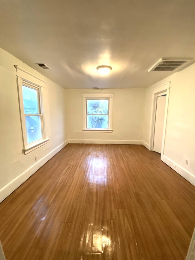 Photo - 526 E 22nd St Unidad 2