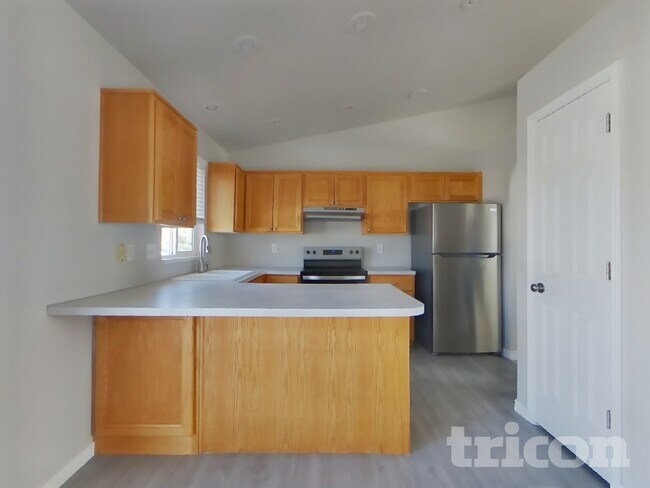 Photo - 5447 Midland Dr