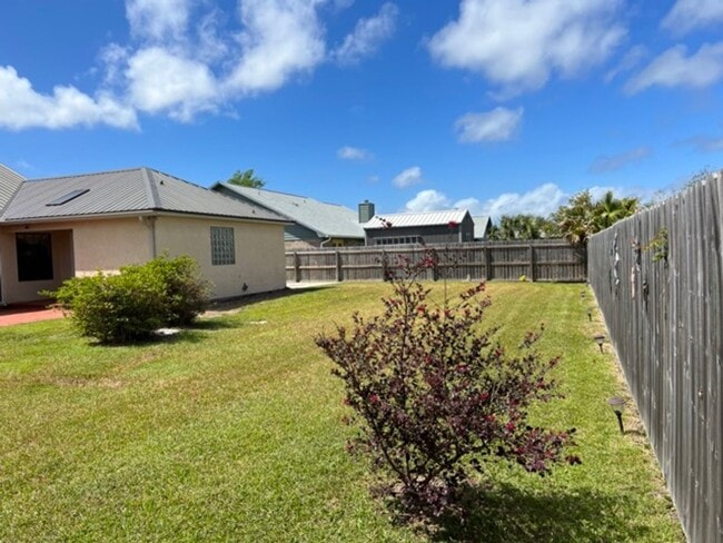 Photo - REDUCED North Shore 3B/2Bth