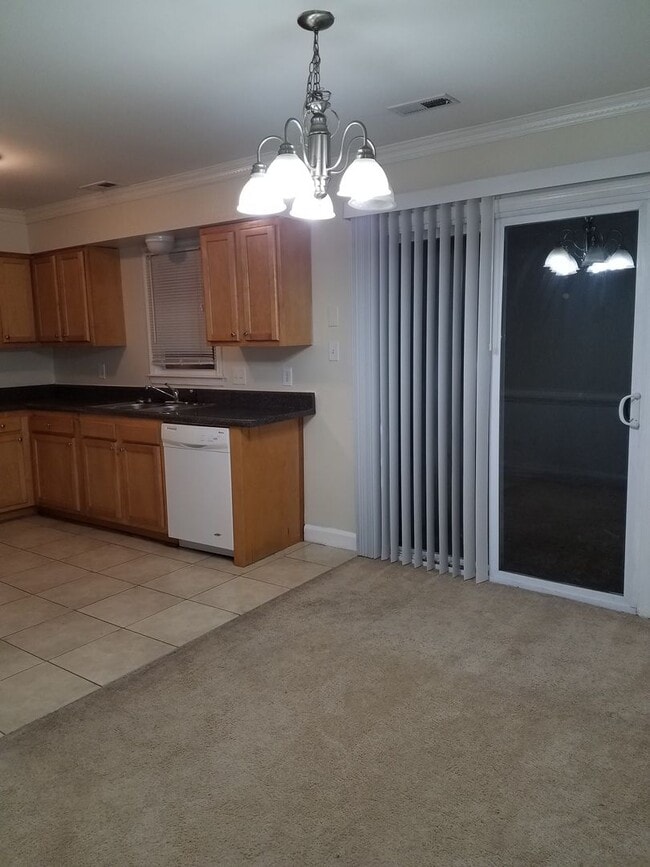 3341 Golden Oaks Ln