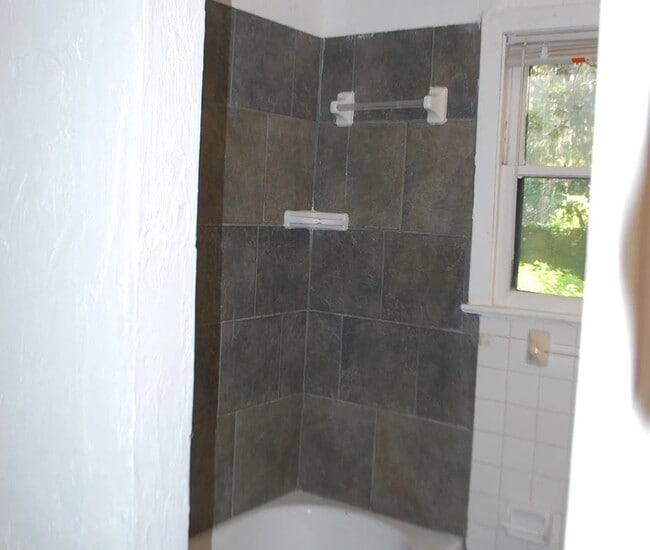 Photo - 211 NW 25 St